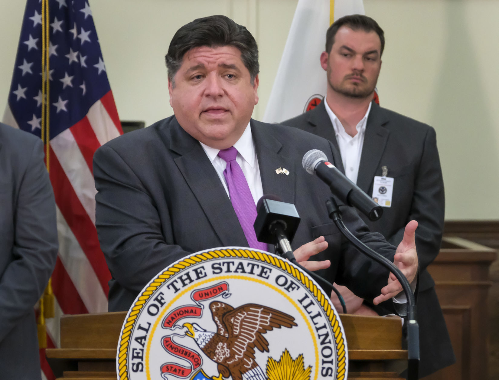 031920-nws-virus-governor-3.jpg